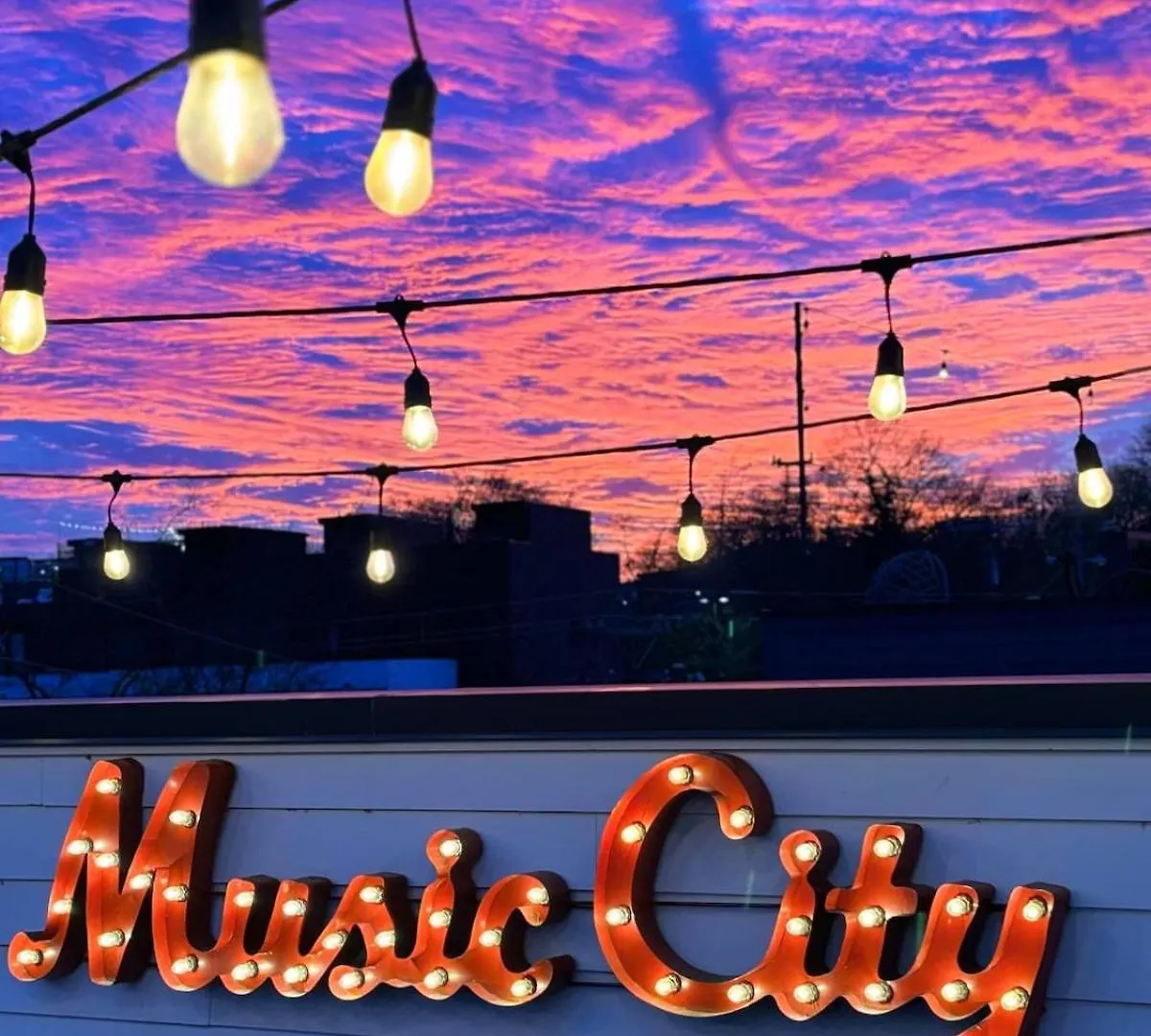 New Nashvegas Downtown Rooftop City Views 13Beds Nashville Tatil Evi