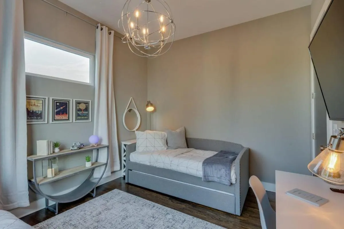 New Nashvegas Downtown Rooftop City Views 13Beds Nashville ABD