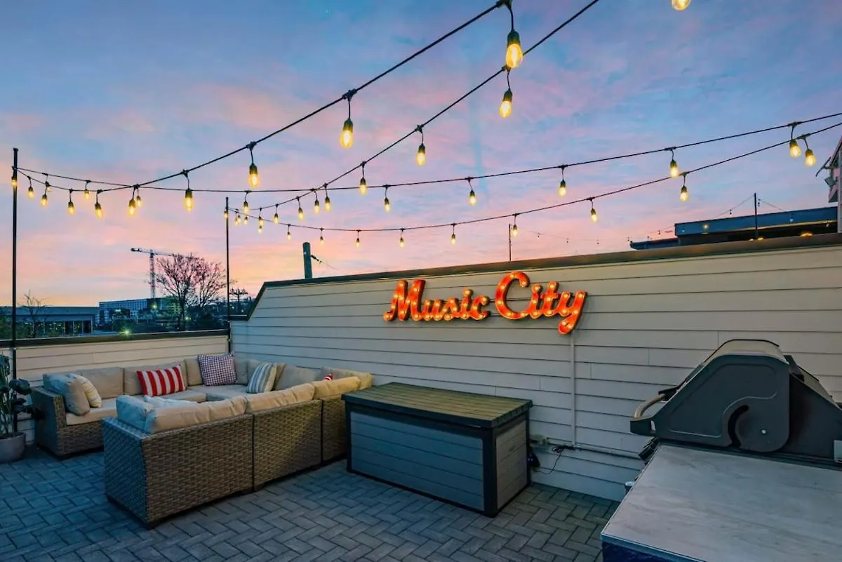New Nashvegas Downtown Rooftop City Views 13Beds Nashville