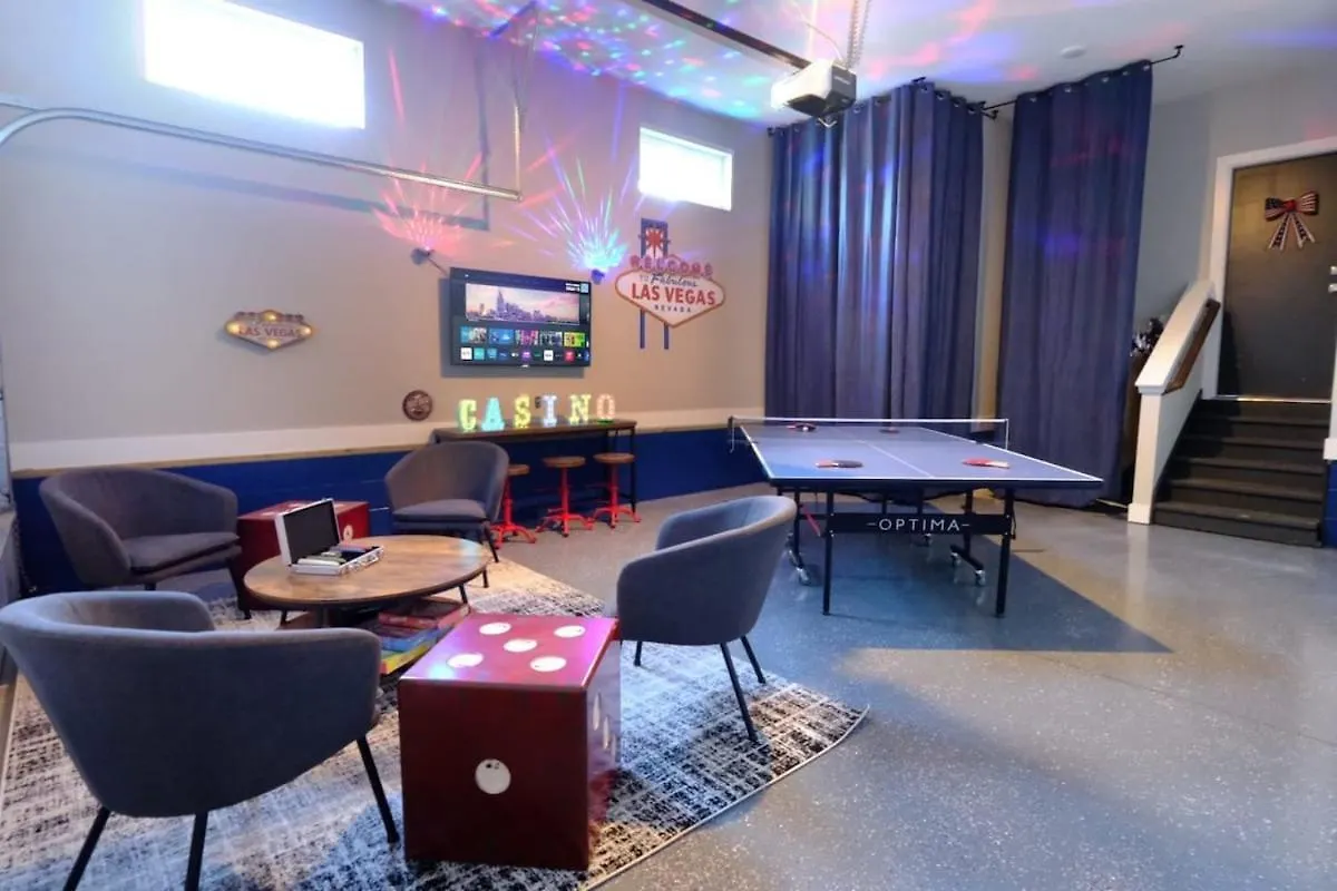 Дом отдыха New Nashvegas Downtown Rooftop City Views 13Beds Нэшвилл