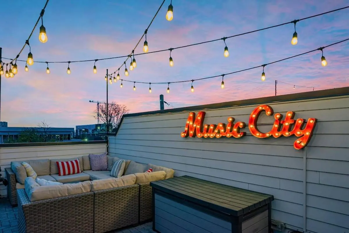 Дом отдыха New Nashvegas Downtown Rooftop City Views 13Beds Нэшвилл США